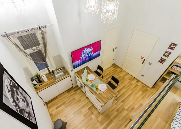 Cozy Place 10min Walk To Parliament & Friendly Host *