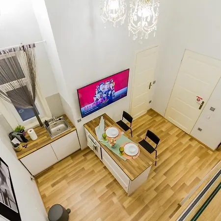 Cozy Place 10min Walk To Parliament & Friendly Host *